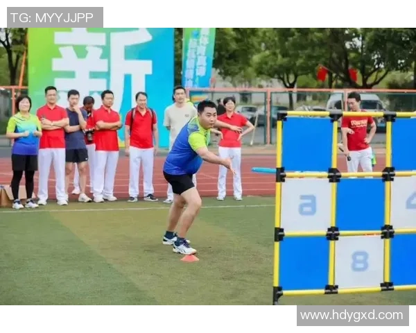 刘芳独家分享飞盘技巧与心得体会助你轻松掌握这项运动的乐趣与魅力 刘芳独家分享飞盘技巧与心得体会助你轻松掌握这项运动的乐趣与魅力