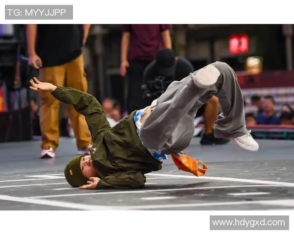 南京街舞队与重庆街舞队赛后复盘分析团队意识与表现的深度对比