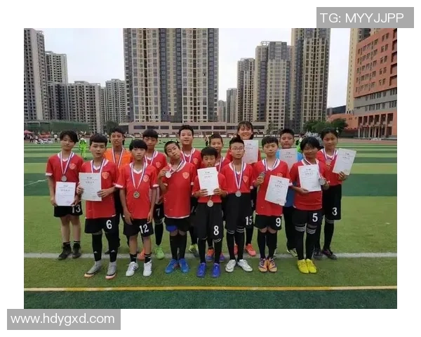 刘磊独家揭秘足球技巧与战术心得分享助你提升球技与比赛表现 刘磊独家揭秘足球技巧与战术心得分享助你提升球技与比赛表现