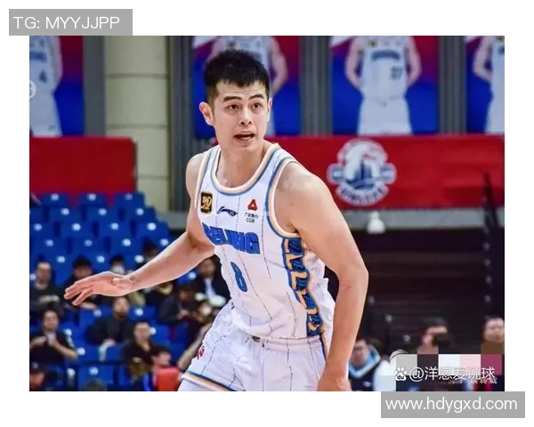 方硕的篮球之路:从青涩少年到赛场明星的成长故事与奋斗历程